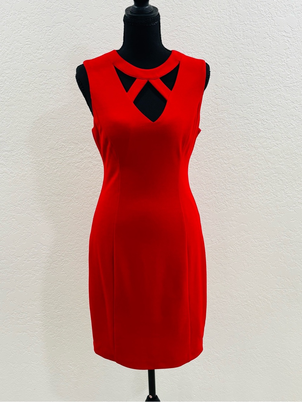 Guess Red Sleeveless Sheath Dress with Keyhole Cross Detail